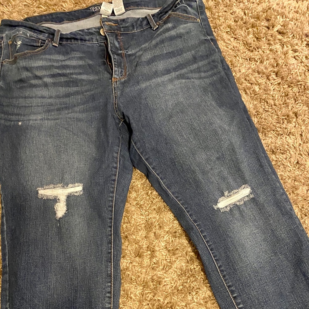 Ripped jeans 👖